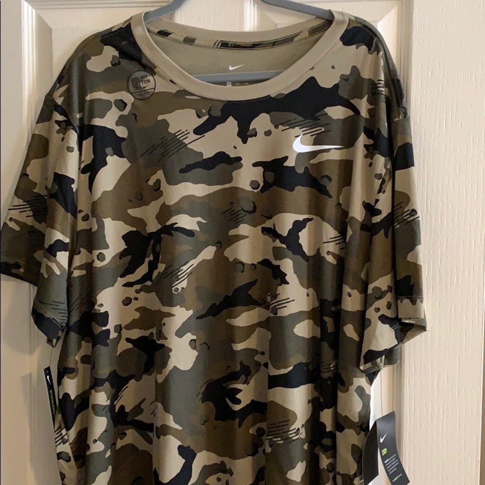 Nike T-shirt size 4XL
